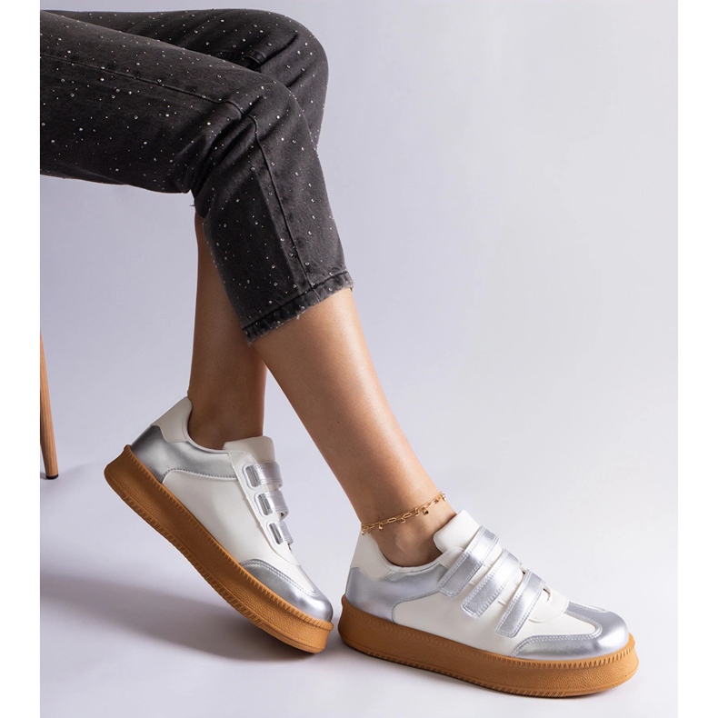 Adidași de argint fixați cu Velcro 2