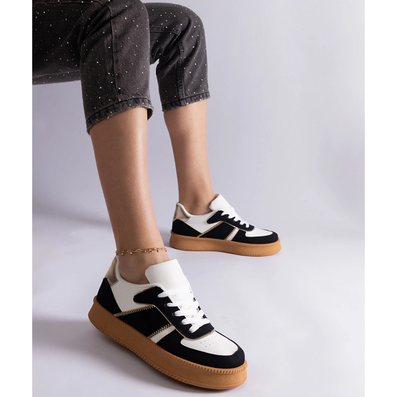 Adidași negri s -au lăsat pe platformă negru 1