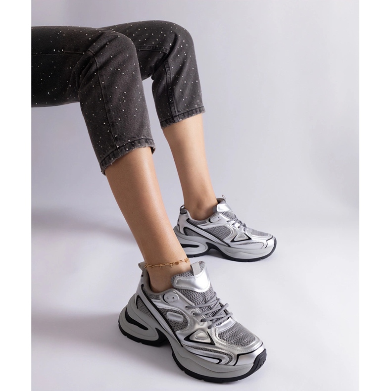 Adidași argintii cu talpă masivă 1