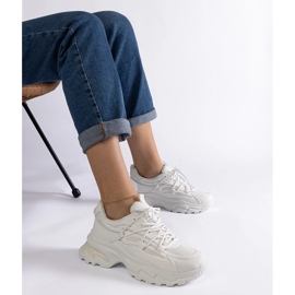 Adidași sport albi cu talpă masivă 1 Adidași sport albi cu talpă masivă 1