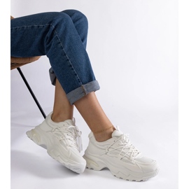 Adidași sport albi cu talpă masivă 2 Adidași sport albi cu talpă masivă 2