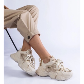 Adidași sport de damă bej cu talpă masivă 1 Adidași sport de damă bej cu talpă masivă 1