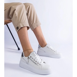 Adidași sportivi albi pentru femei 1