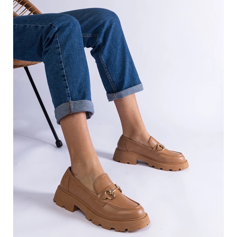 Plăceri maro cu piele eco cu decor auriu bej 1 Plăceri maro cu piele eco cu decor auriu bej 1