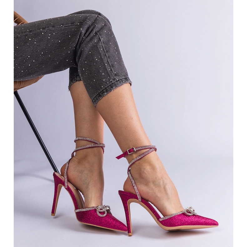 Tocuri înalte cu brocade roz, cu arc și zircoane 1