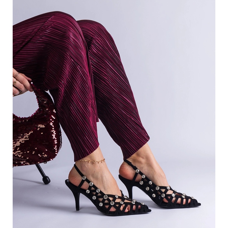 Sandale negre împletite cu pietre negru 2