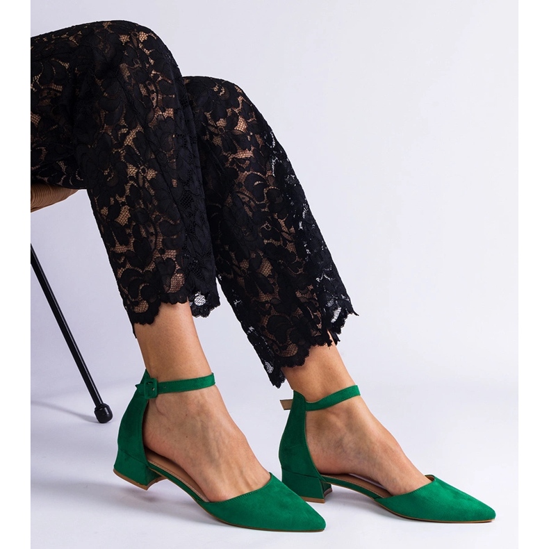 Pompe verzi pe un post scăzut verde 1