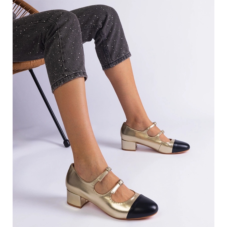 Pompe aurii pe nasul negru de aur 1