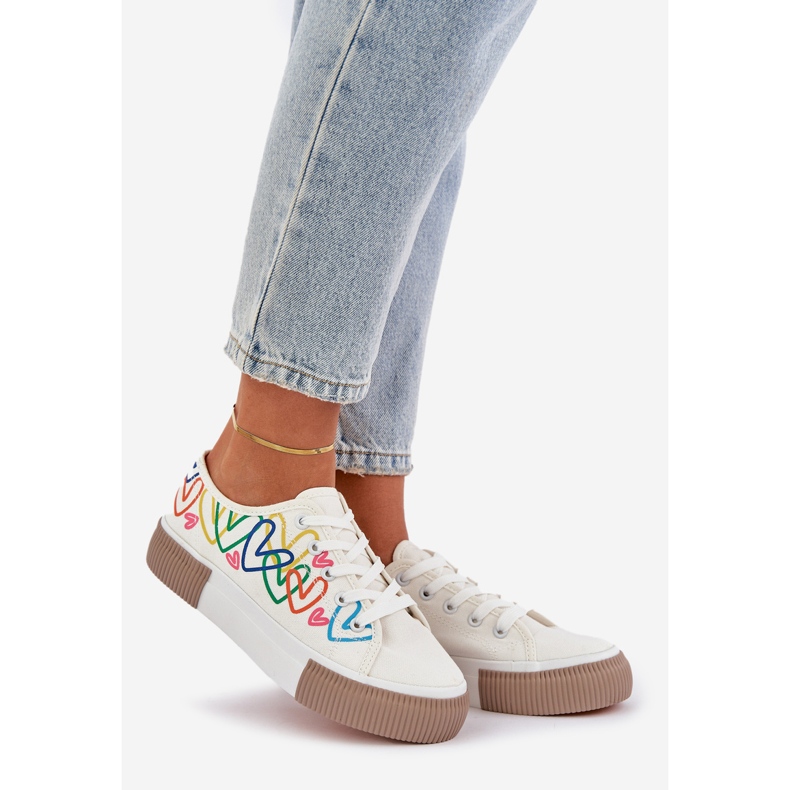 Adidași pentru femei în inimile albe 1