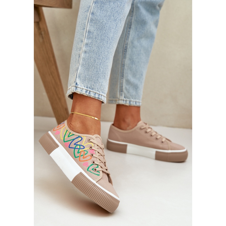 Adidași pentru femei în inimi cu dimensiuni întunecate bej 2