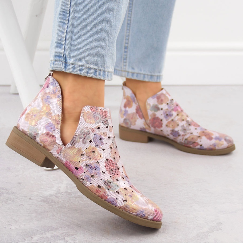 Cizme deschise pentru femei introduse în flori albe M. Daszyński SA62-102 2