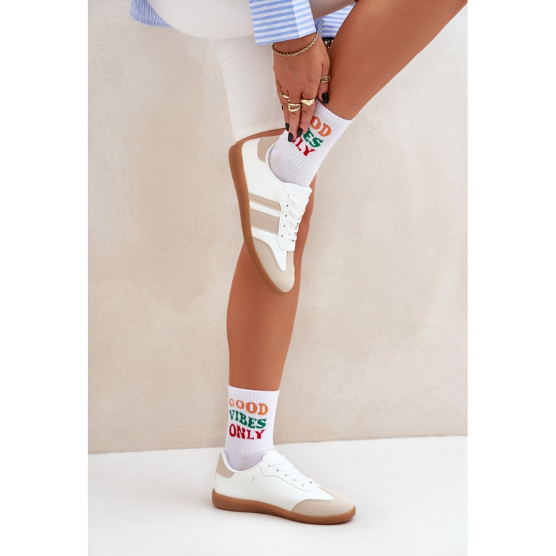 Adidași cu femei scăzute cu bej din piele eco și alb 2