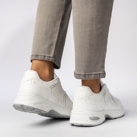 Adidașii pentru femei pe platformă Alb 1