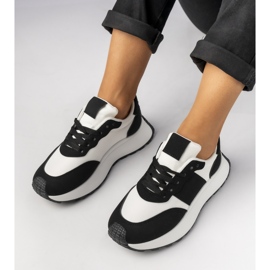 Adidași sportivi alb -negru pentru femei 1