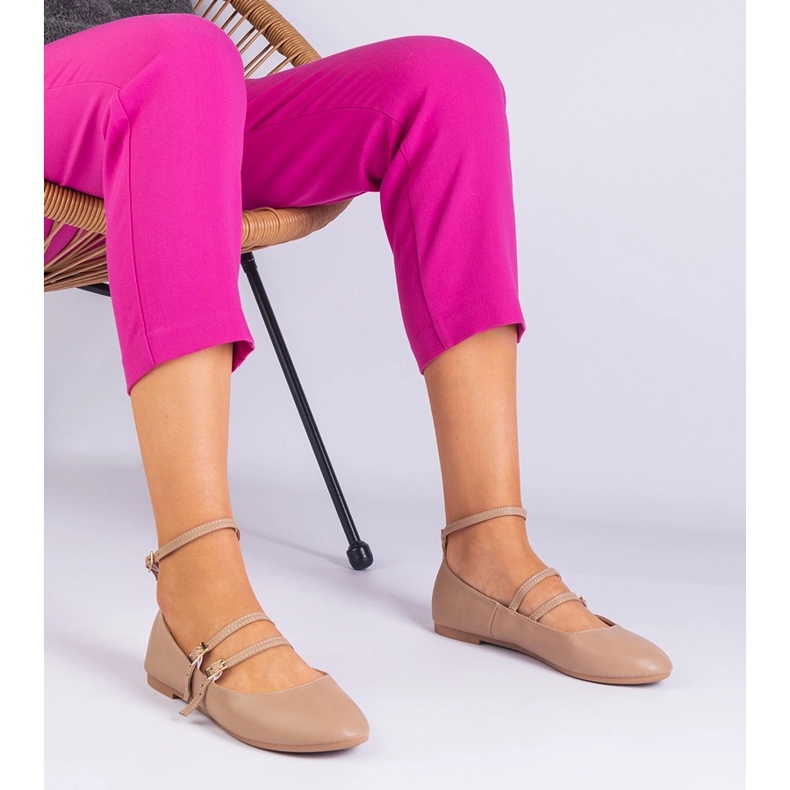 Balerine bej din Eco -Leather cu catarame 1
