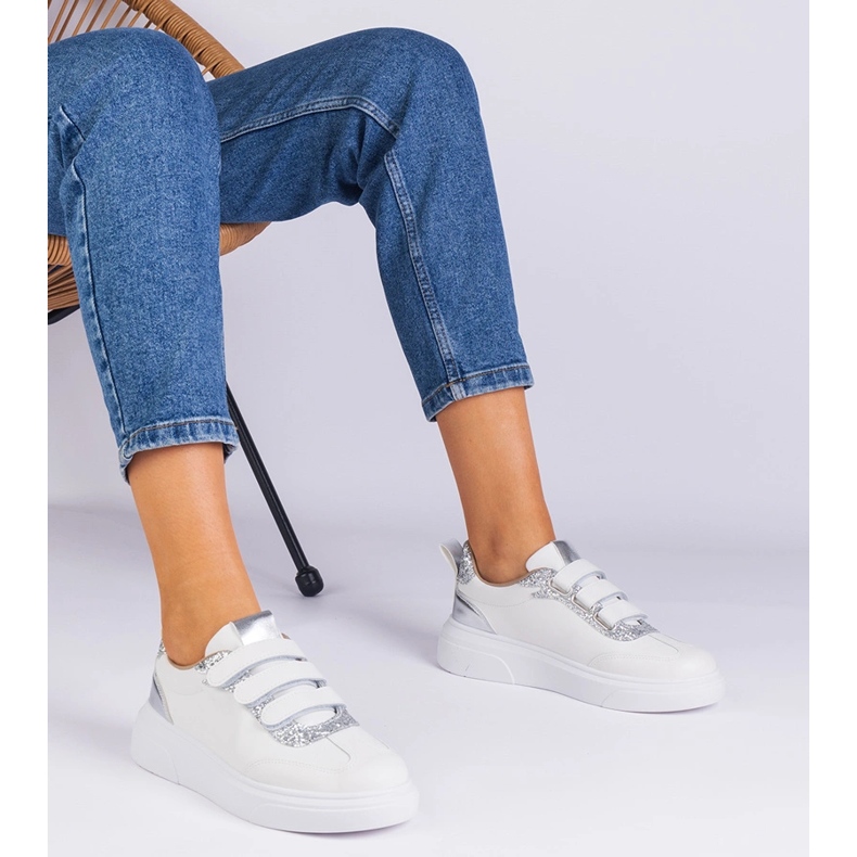 Adidași albi și argintii pentru femei pentru velcro decorate cu sclipici 1