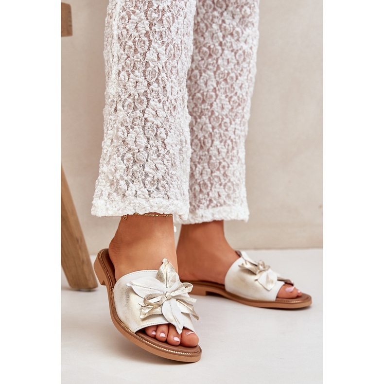 Papuci cu decor din piele naturală Zazoo 3667 Zloty șters de aur 2