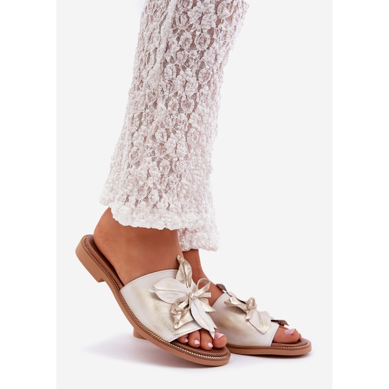 Papuci cu decor din piele naturală Zazoo 3667 Zloty șters de aur 1