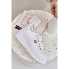 Adidaje din piele ecologică pe o platformă cu un detaliu auriu alb 2