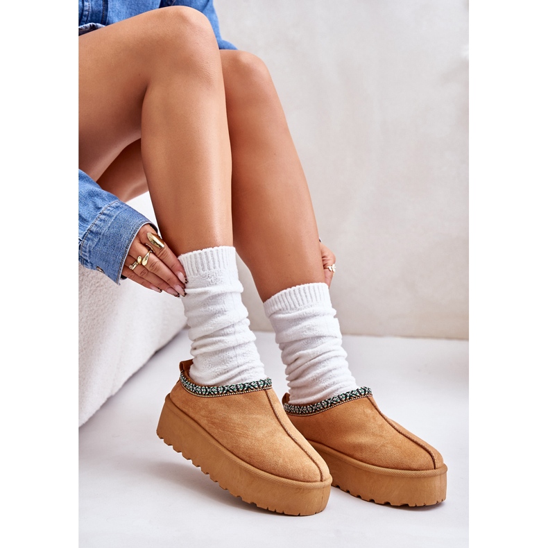 Papuci pentru femei pe platformă cu broderie de cămilă bej 5