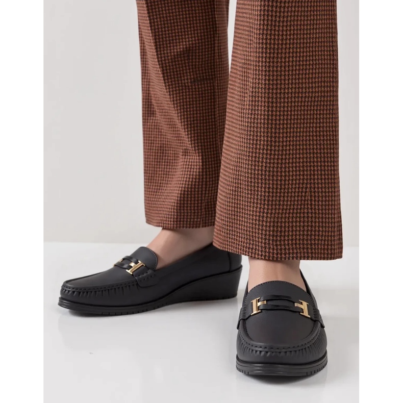 Femei Velora Black Loafers negru 2