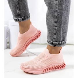 D/GMR adidasii roz ai Nedei 1