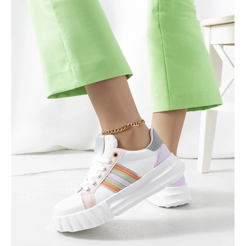 D/GMR Tenisi albi pe platforma Prinsep 1