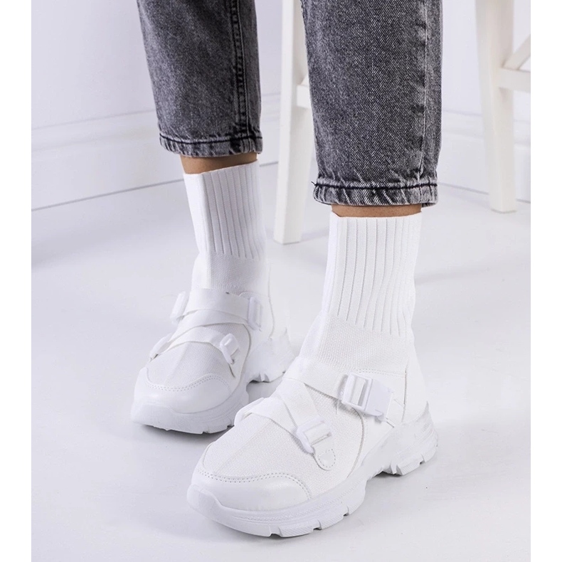 D/GMR Tenisi albi saker 1