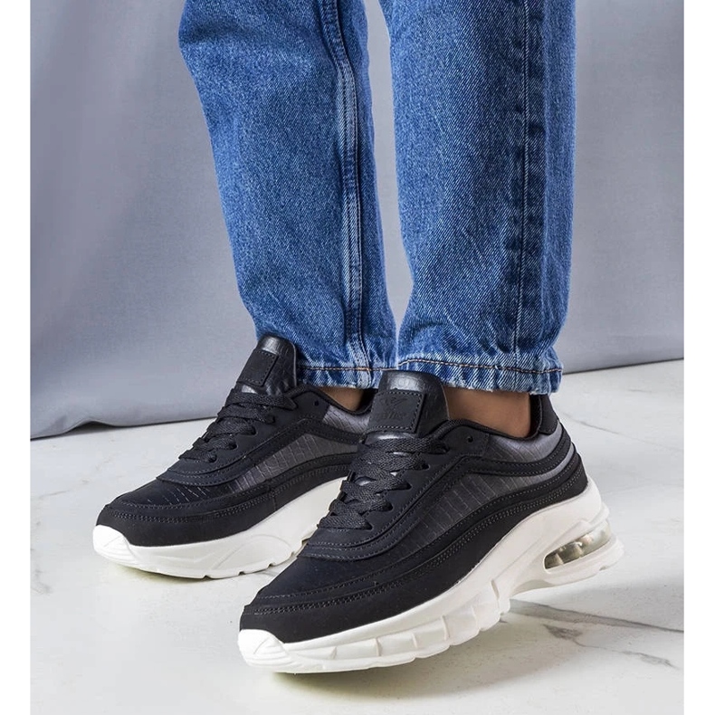 D/GMR adidasi Courtne negri negru 1