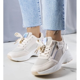 D/GMR Tenisi bej cu pană de la Stacey 2 D/GMR Tenisi bej cu pană de la Stacey 2