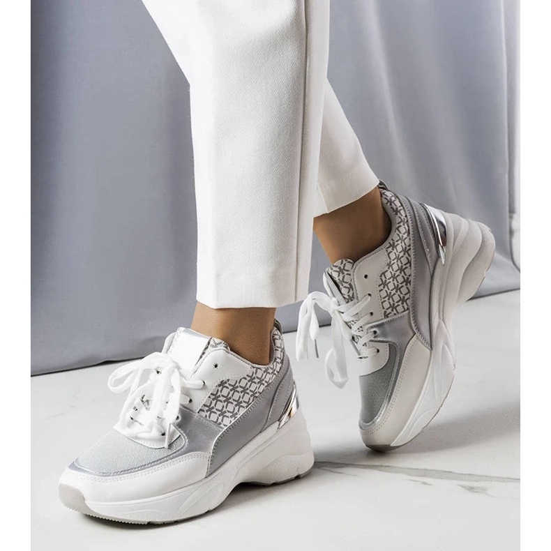 D/GMR Adidași gri decorați cu monograma Lora 1