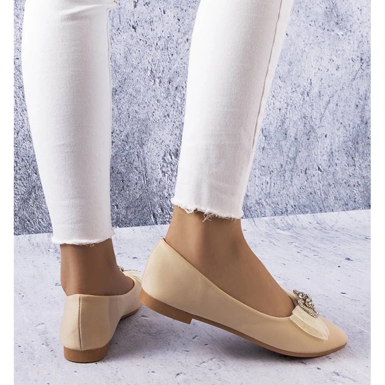 D/GMR Balerini bej cu fundita si strasuri de la LaGarde 2