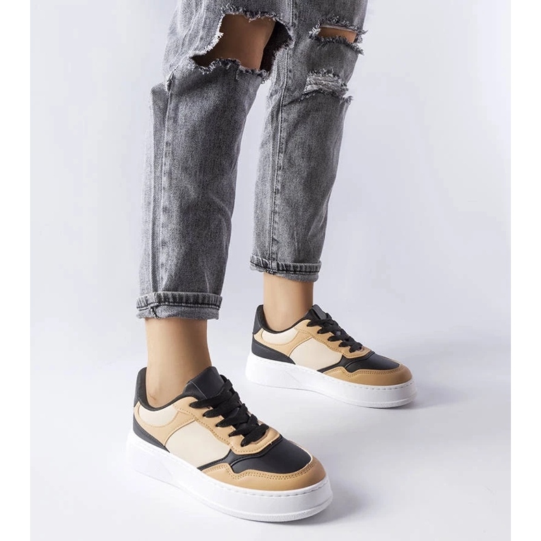 D/GMR Cizme negre si bej cu talpa mai groasa de la Baron 2 D/GMR Cizme negre si bej cu talpa mai groasa de la Baron 2