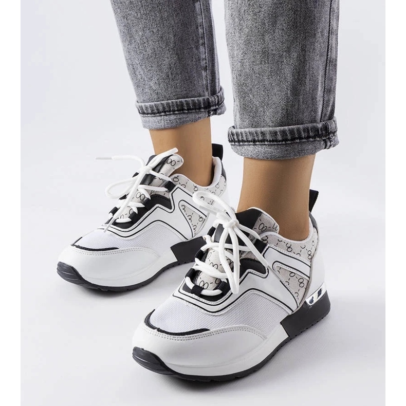 D/GMR Tenisi albi cu elemente aurii de la Bedord 1