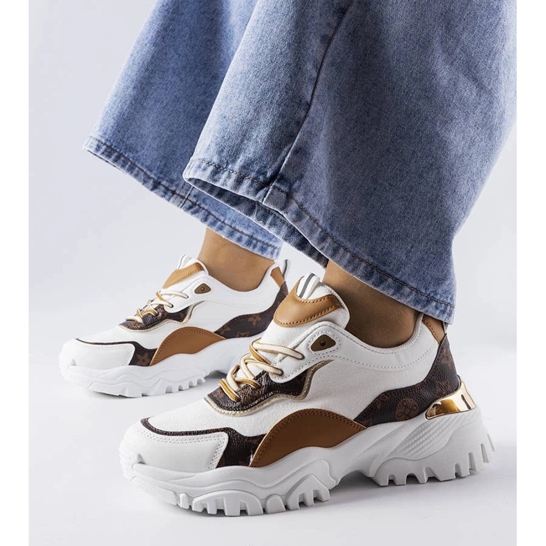 D/GMR Tenisi albi pe talpa neregulata de la Alta 1