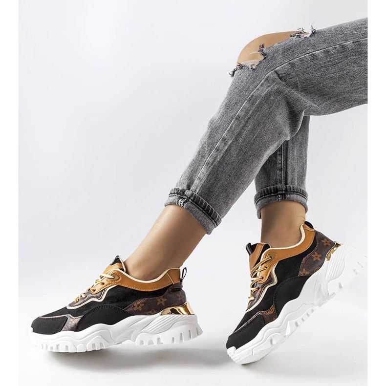 D/GMR Tenisi negri pe talpa neregulata de la Alta 1