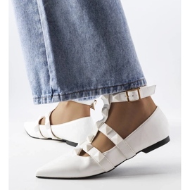 D/GMR Balerini albi cu o fixare spectaculoasă Blur 2