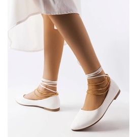 D/GMR Balerini albi cu inchizatoare decorativa de la Donat 2 D/GMR Balerini albi cu inchizatoare decorativa de la Donat 2