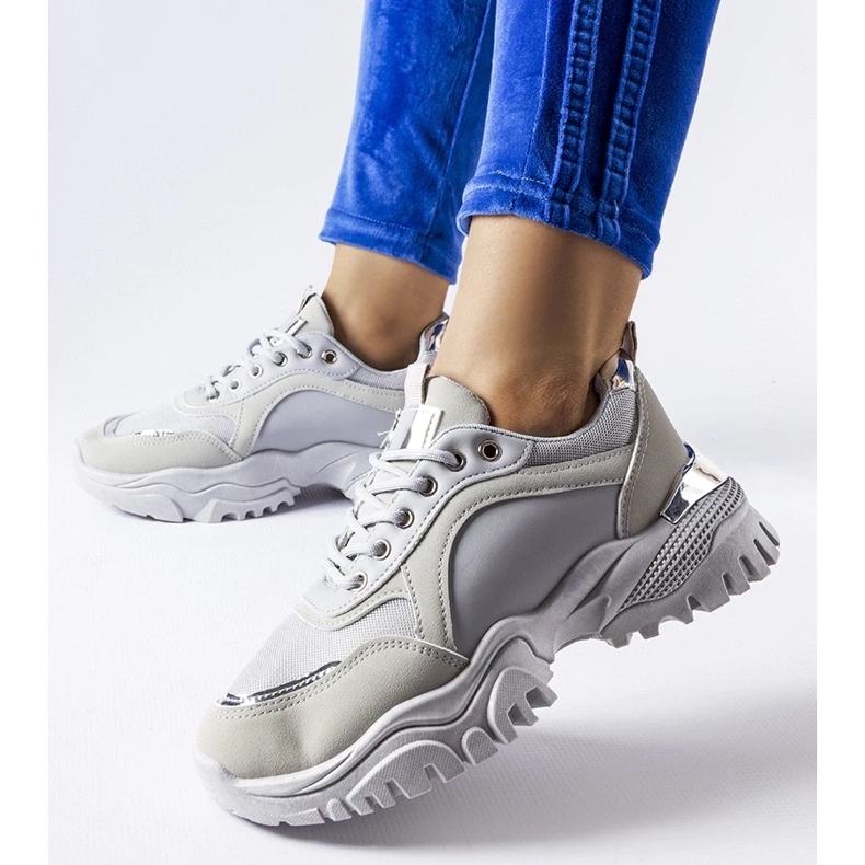 D/GMR Adidași gri cu un accent argintiu Lodgeville 2