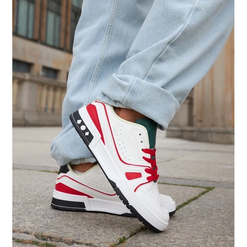 D/GMR Pantofii albi și roșii ai lui Archie cu o limbă verde 2