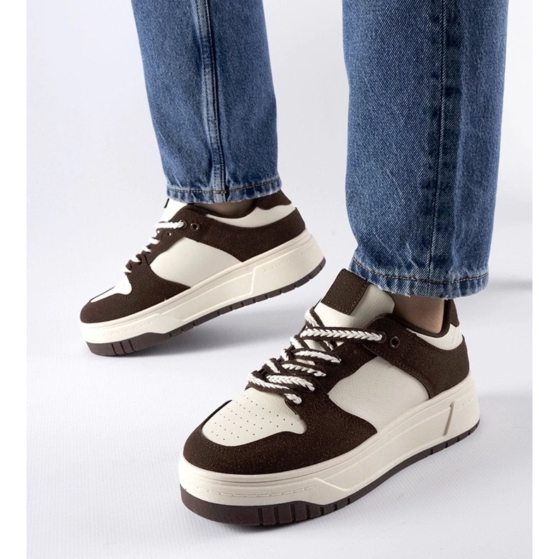 D/GMR Tenisi maro pe platforma Crim 1