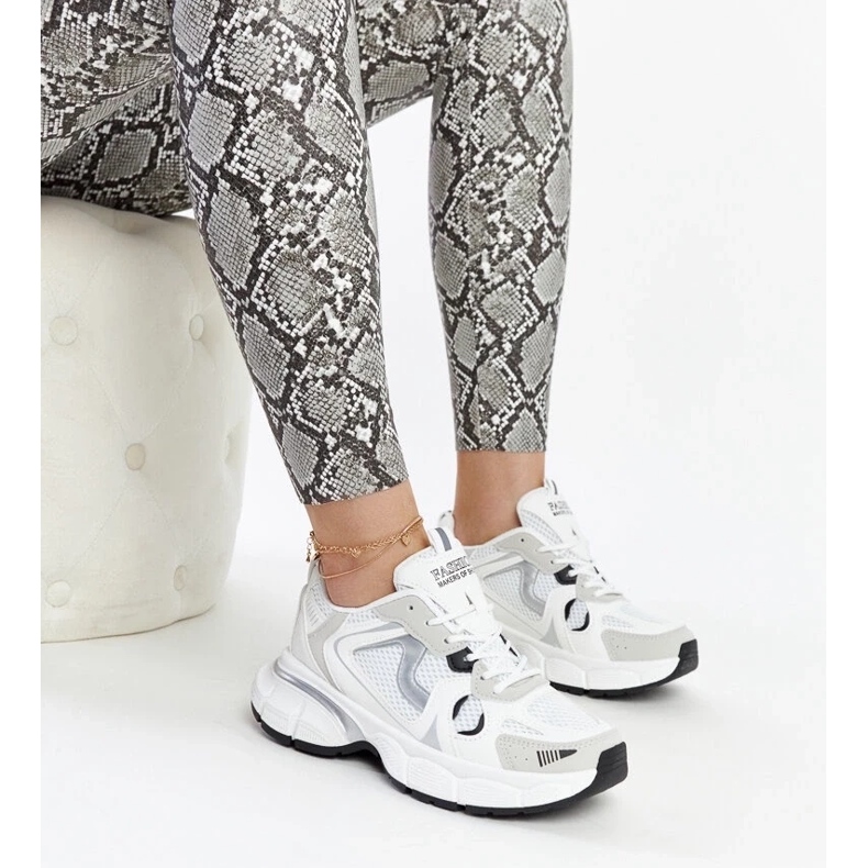 D/GMR Adidași albi cu talpă iacobină masivă 2 D/GMR Adidași albi cu talpă iacobină masivă 2