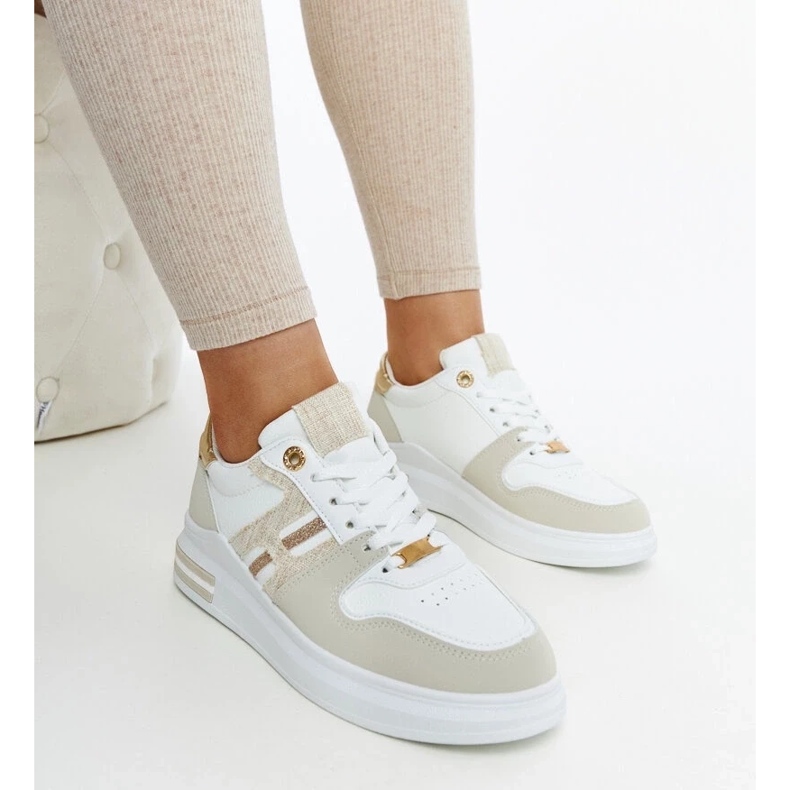 D/GMR Tenisi albi si bej pe platforma Negisti 1