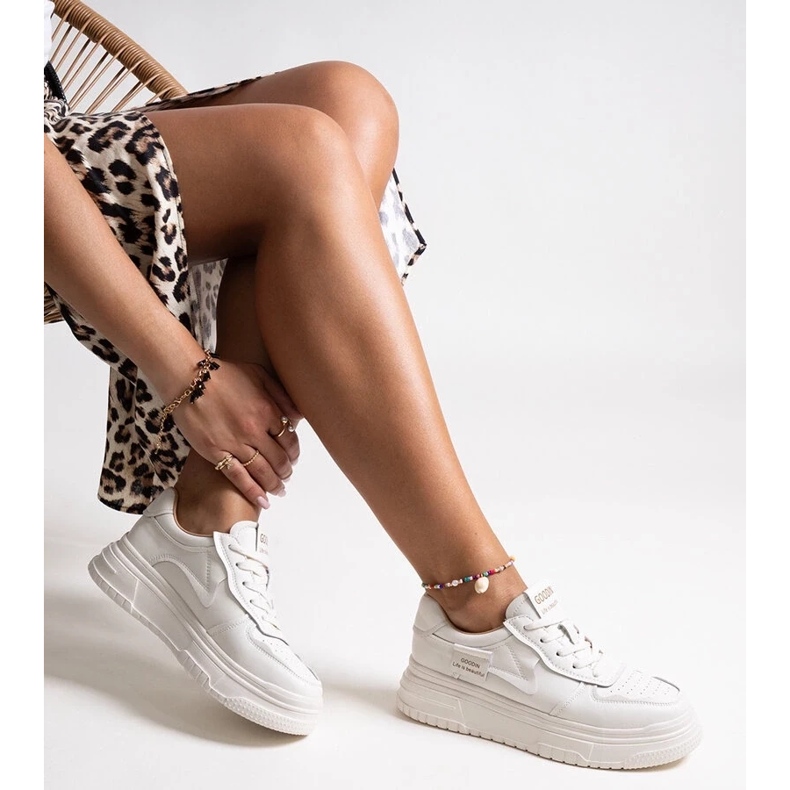 Adidași din piele bej pe o talpă groasă de Aria 2