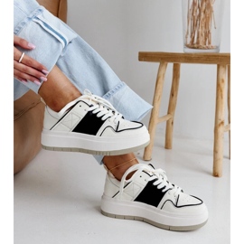 Adidaje de piele albă și albă pe talpa groasă a lui Abrar 2