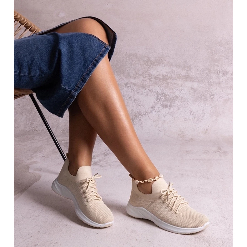 D/CEO Adidași sport Muaza bej 2