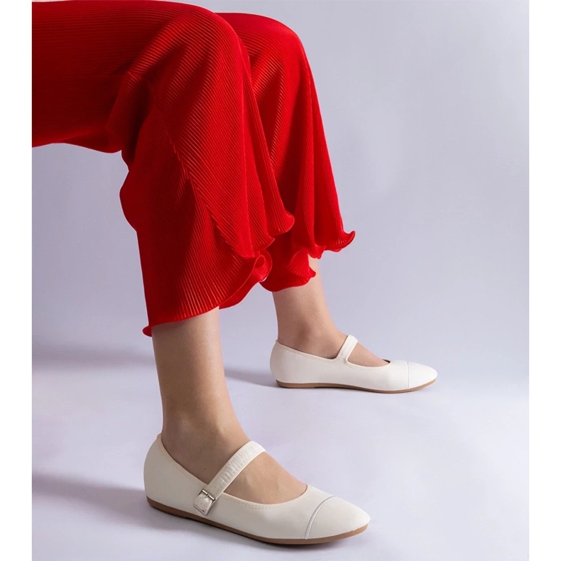 D/CEO Balerini albi cu finisaj mat, prinși cu cataramă Longhola 2