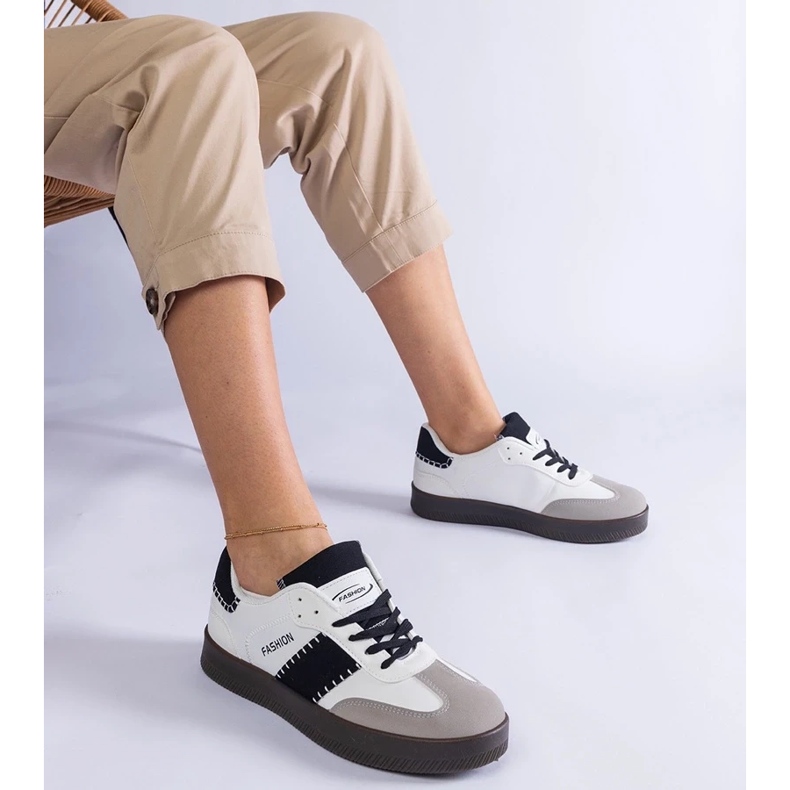 D/CEO Adidași albi pe platforma de cusături Puente 1