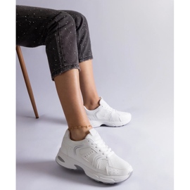 D/CEO adidasi sport Ena albi 1