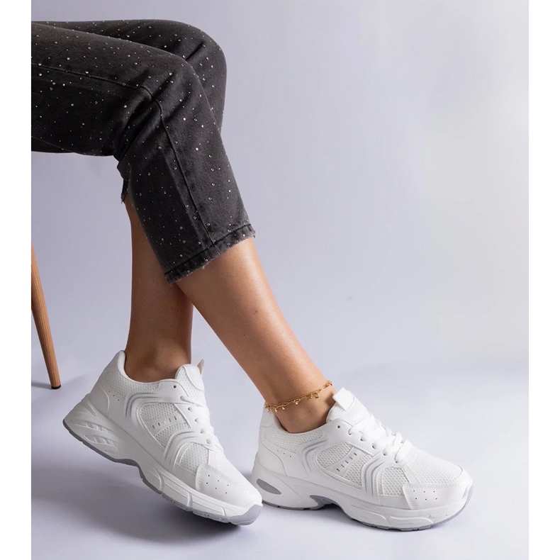 D/CEO adidasi sport Ena albi 2